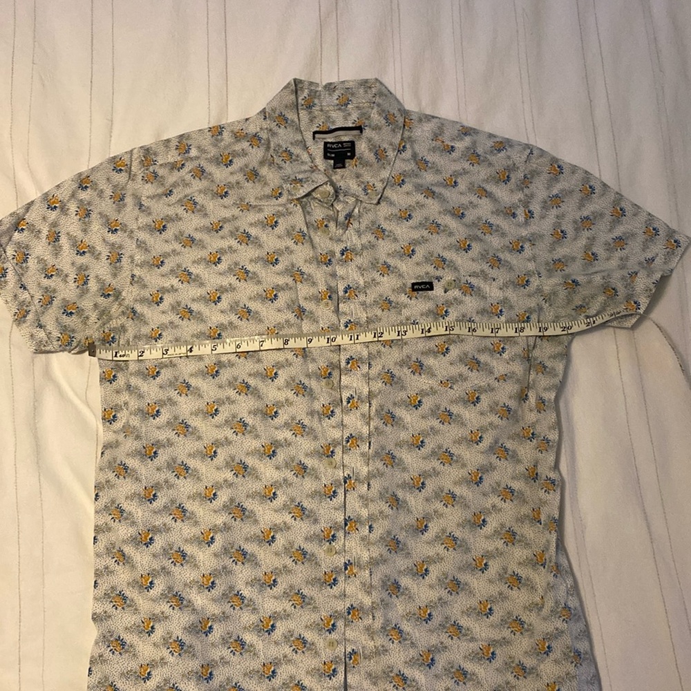 RVCA button down short sleeve shirt